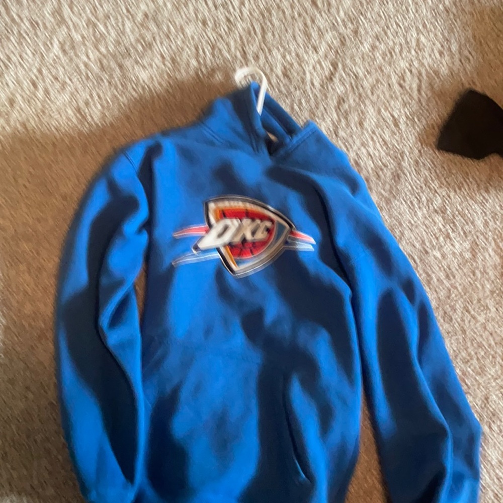 Oklahoma okc city thunder sweat shirt